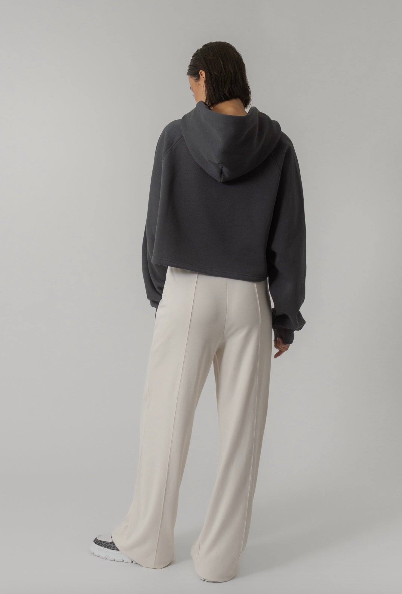 OH APRIL Cropped Hoodie „Koa“ - dark iron
