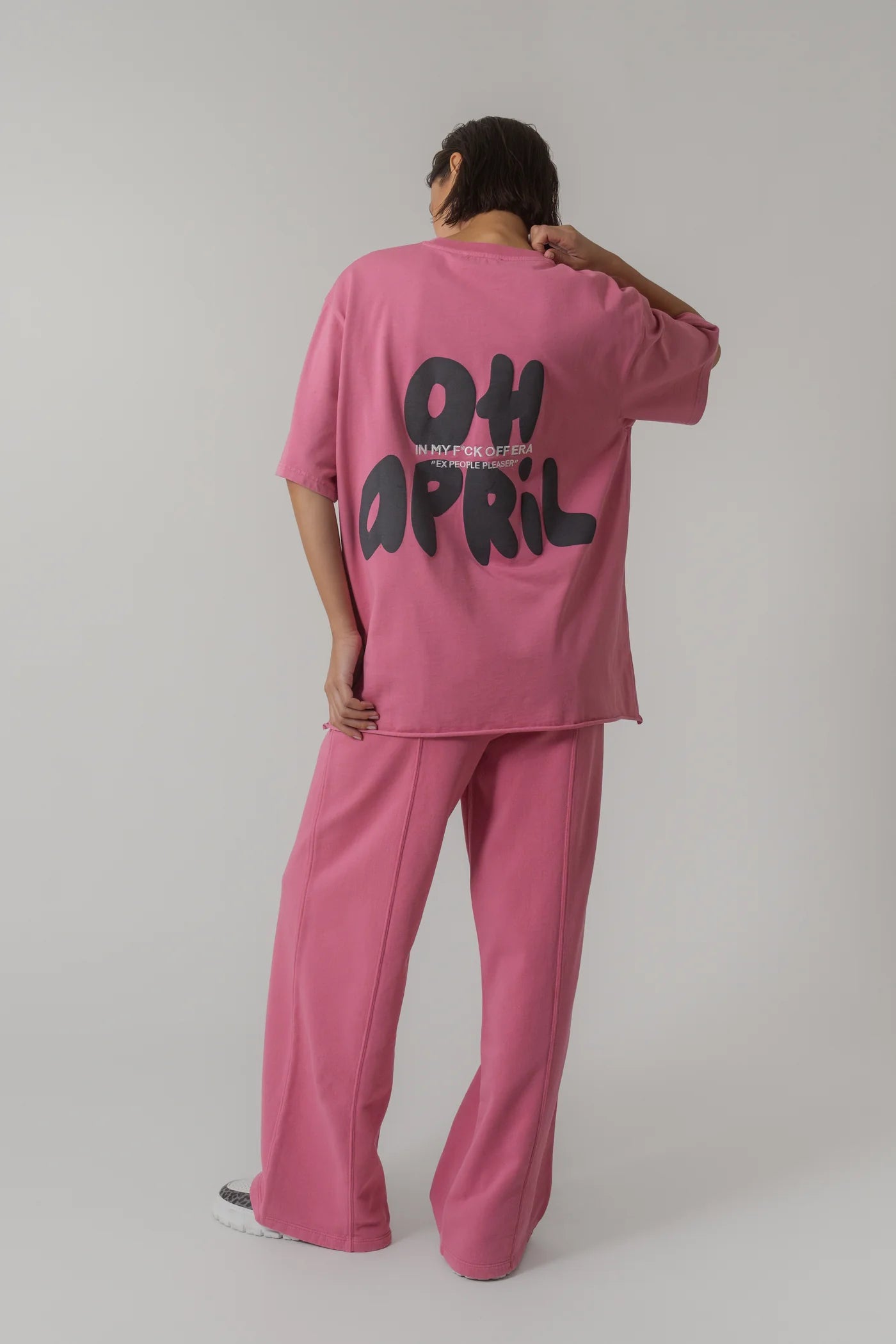 OH APRIL Boyfriend T-Shirt “Oh April Era” - deep pink