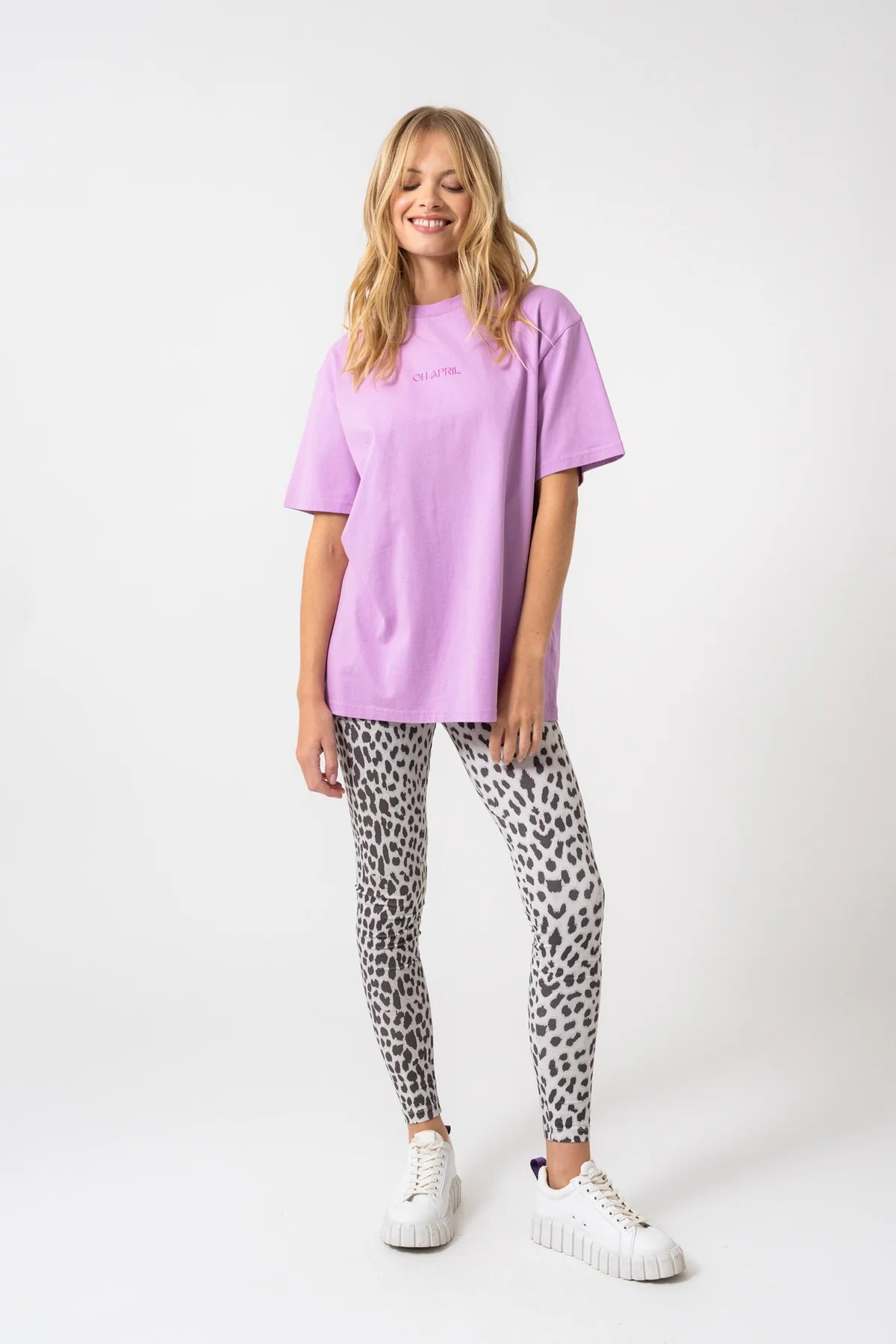 OH APRIL Boyfriend T-Shirt “Positive“ - bright lilac
